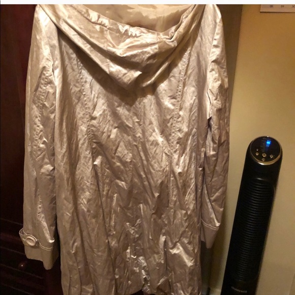 Michael Kors raincoat.... G - Picture 3 of 3